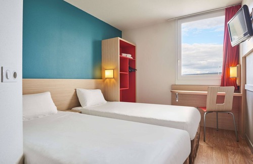 Saint-Avit Hotel | Inviting Kyriad Direct Mont De Marsan - St Avit Awaits You
