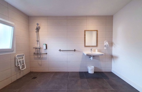La Seyne-sur-Mer Hotel | Eco-Friendly Getaway at KYRIAD DIRECT Toulon Ouest