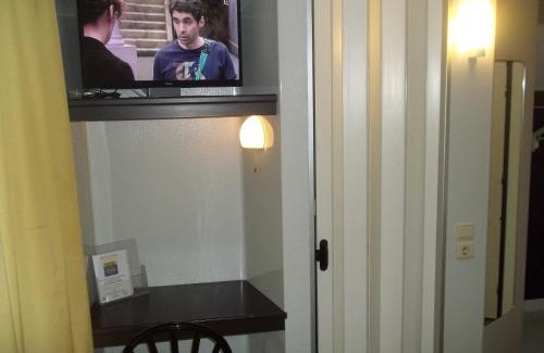 Chambray-les-Tours Hotel | Convenient Stay at Kyriad Direct Tours Sud - Family Friendly
