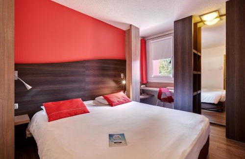 La Roche-sur-Yon Hotel | Guest Rated Kyriad La Roche Sur Yon with Family Amenities