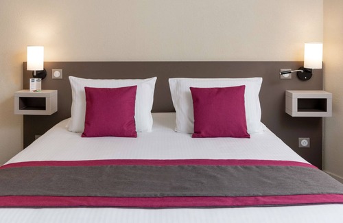 Plaine Centre Ville Hotel | Discover Comfort at Kyriad Lyon Sud - Givors with Spa Access