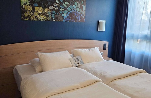 Souche Hotel | Welcoming Kyriad NIORT - Espace Mendes-France with Spa & Breakfast