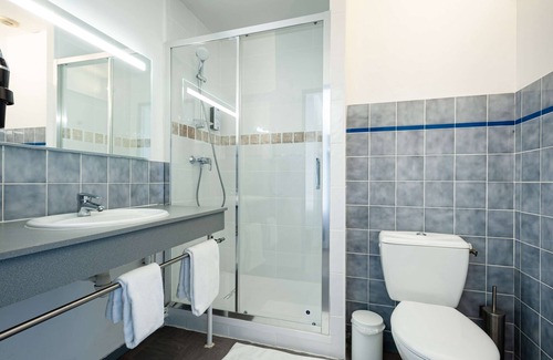 Nuits-Saint-Georges Hotel | Inviting Stay at Kyriad Nuits-Saint-Georges with Pool Access