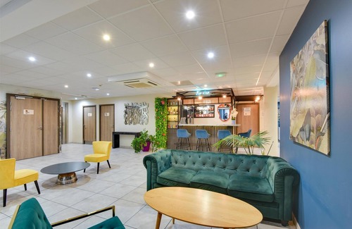 Perpignan Hotel | Highly Rated Kyriad Perpignan Sud with Spa & Family Amenities