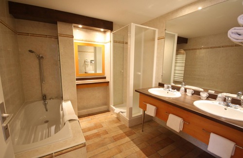 Saint-Pierre-des-Corps Hotel | Comfortable Stay at Kyriad Tours - Family-Friendly Amenities