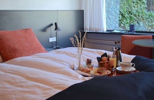 Grena Strand Hotel | Relax at Kysthotellet Djursland with Pool and Breakfast