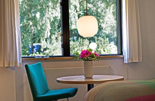 Grena Strand Hotel | Discover Kysthotellet: Oceanfront Getaway with Hot Tub