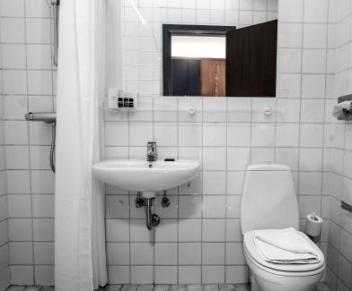 Grena Strand Hotel | Discover Kysthotellet: Oceanfront Getaway with Hot Tub