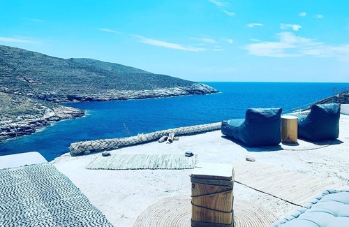 Kithnos House | Seaside Escape at Kythnos Beach House with Pool & Views