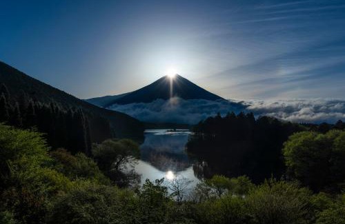 Fujinomiya Hotel | Discover Kyukamura Fuji: 4-Star Stay with Hot Tub & Dining