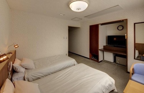 Tahara Hotel | Discover Kyukamura Irago: Family-Friendly with Hot Tub Access