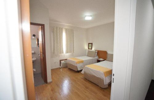 Sao Carlos Hotel | Discover Comfort at Láparos Hotel with Breakfast Included