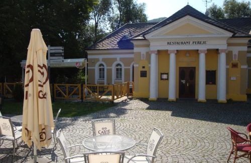 Klasterec nad Ohri Hotel | Relaxing Retreat at Lázně Evženie with Pool & Hot Tub