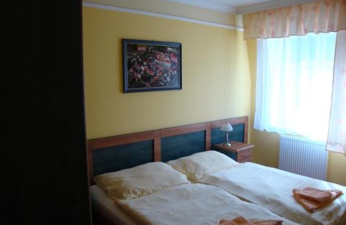 Klasterec nad Ohri Hotel | Relaxing Retreat at Lázně Evženie with Pool & Hot Tub