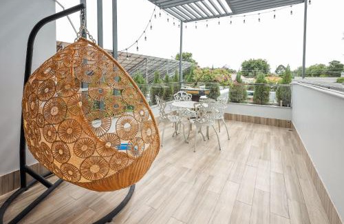 Hiep Ninh Apartment | Exceptional Lâm Phong Hotel - Family-Friendly Retreat