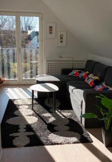 Gislov Apartment | Ocean View Retreat at Lägenhet Gislövs strandmark