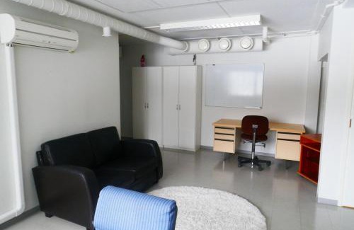Vanhahovi Apartment | Conveniently Located Near the City Center with Family Amenities