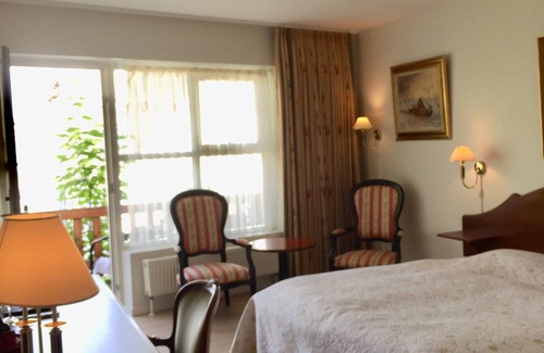 Lasby Hotel | Discover Comfort at Låsby Kro og Hotel with Pool & Dining