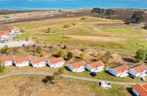 Læsø House | Family-Friendly 3-Person Holiday Park Home in L S