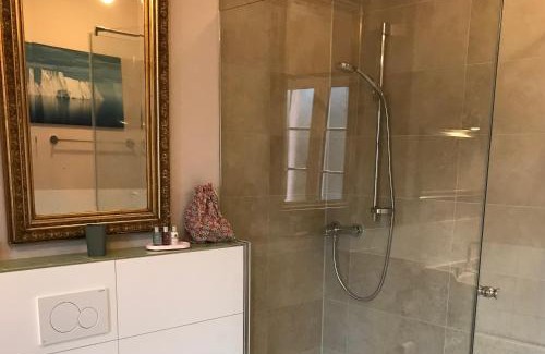 Schrobenhausen Hotel | Family-Friendly Lèvres Hotel: Guest Rated 9.5/10