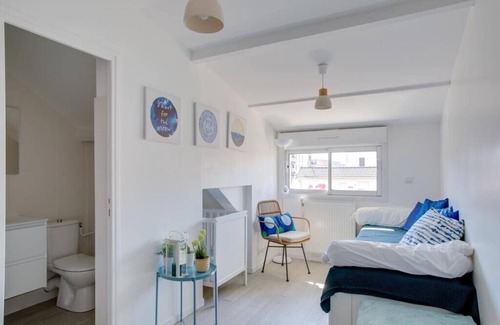 Noisy-le-Grand Hotel | Experience Léa de Paris: Guest Rated 9.8 with Dining & More