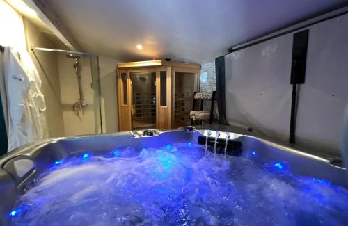 Bellegarde Bed & Breakfast | Discover Lécrin Chambre d'Hôte with Spa & Ocean Views