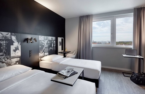 Bielefeld Hotel | Discover LÉGÈRE EXPRESS Bielefeld with Pool & Breakfast