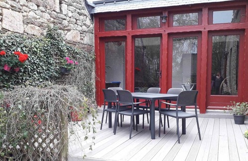 Plumeliau House | Family-Friendly Gîte Léon in Plumeliau Awaits You