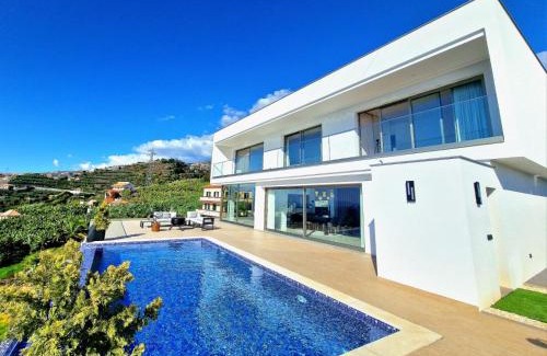 Tabua Villa | Guest Rated 9.8 at Lê Maison Deluxe Madeira with Ocean View