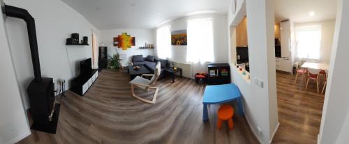 Lisny House | Discover Líšný 105: New Home by Jizera River & Trails
