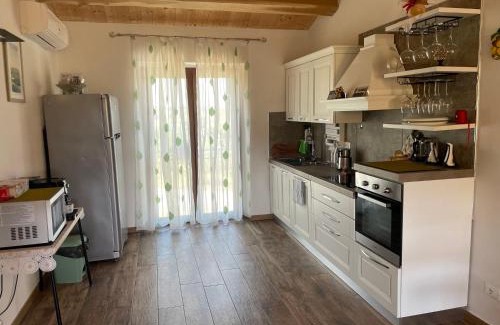 Ripatransone House | Discover Lí da Ste: Family-Friendly Stay with Pool Access