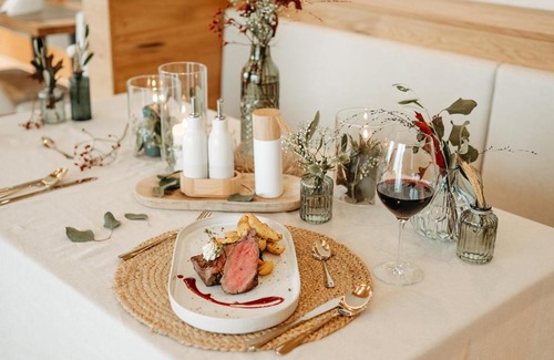 Sankt Margarethen im Lungau Hotel | Inviting Löckerwirt: Pet-Friendly Stays with Breakfast & More