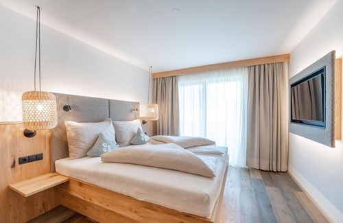 Sankt Margarethen im Lungau Hotel | Inviting Löckerwirt: Pet-Friendly Stays with Breakfast & More