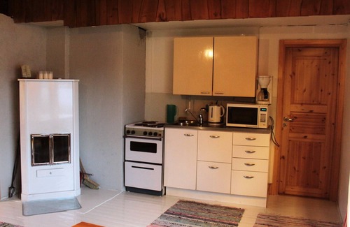 Tiainen Apartment | Ocean View Retreat at Löydön Kartano - Spa & Breakfast Included