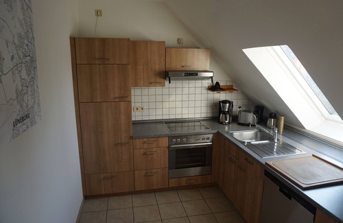 Reppenstedt Apartment | Discover Lüneburg: Spacious 3-Room Retreat with Garden