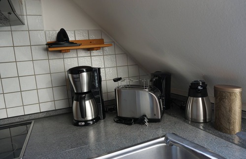 Reppenstedt Apartment | Discover Lüneburg: Spacious 3-Room Retreat with Garden