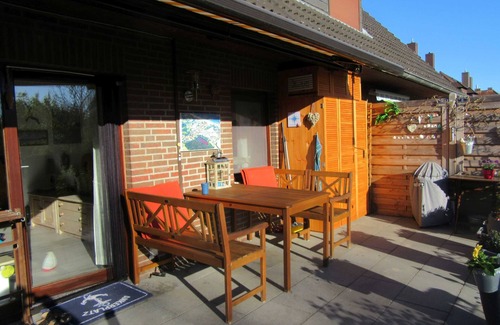 Lutt Kiepenbarg Apartment | Cozy Lütt Hüs - Oceanfront 2-Room Apartment with Terrace