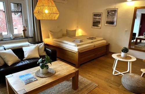 Baltrum Apartment | Discover Lüttje Düne: Family-Friendly Haven with Great Reviews