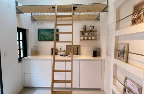 Emden House | Guest Rated 9.5: Discover Lüttje Huus Emden Today