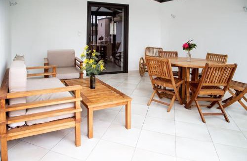 Plaisance-du-Touch Apartment | Discover Authentic Getaway with Veranda and BBQ Amenities