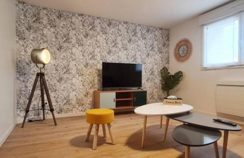 Bessines Apartment | Experience Family-Friendly Comfort at L'échappée Belle