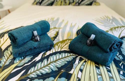Caussade Apartment | Kid-Friendly Retreat at L’échappée verte, Rated 8.5/10