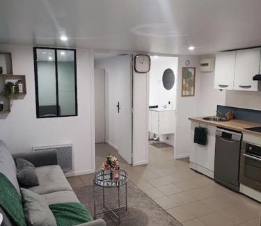 Le Mee-sur-Seine Apartment | Experience l'échappée verte: Spa & Family-Friendly Retreat