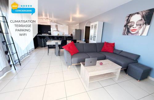 Vienne Apartment | Family-Friendly Retreat in Appartement Hauteurs de Vienne