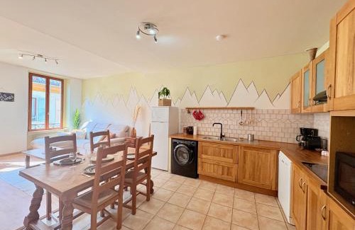 La Celle-sous-Gouzon Apartment | L'Éclat des cimes I 105 m2 & centre ville