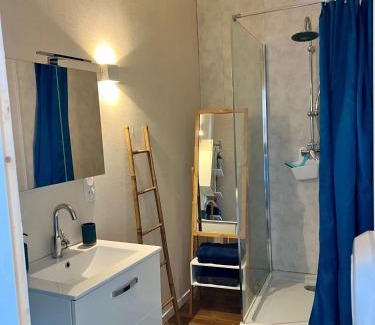Beaumont Apartment | Discover L'Acacia Futuroscope for 6 - Pet Friendly & Breakfast