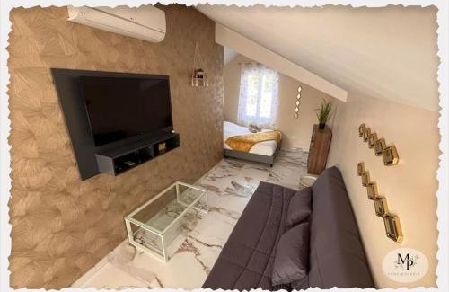 Pruniers-en-Sologne Apartment | L'écrin Bien-Etre-Studio Balnéo