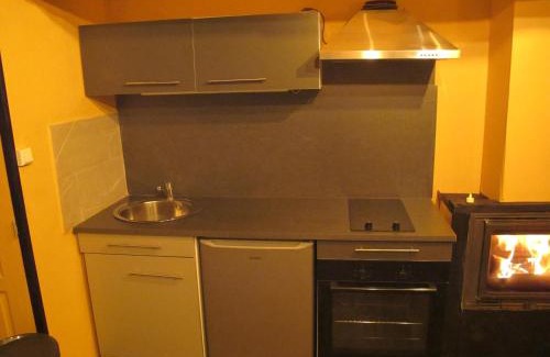 Bourg-sur-Gironde Hotel | Inviting Stay at L'écrin de Dounia with Hot Tub & Breakfast