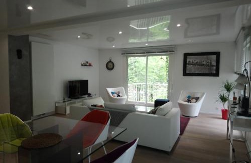 Grillaud - Proce Apartment | Family-Friendly L’Écrin du Parc Near City Center