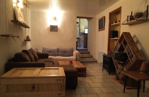 Corps House | Cozy L’Écrin: Child-Friendly Retreat with Top Guest Ratings